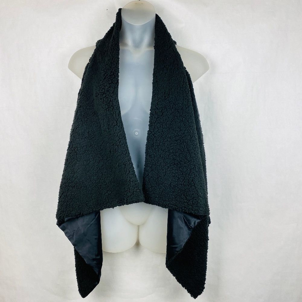 Marcus Allen Sherpa Black Tiered  Flowy Vest